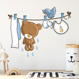 Kinderzimmer Wandtattoo: Kleiner Bär und kleiner Vogel auf der Wäscheleine 4