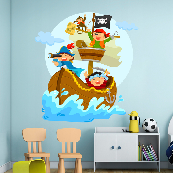 Piraten segeln auf seinem boot