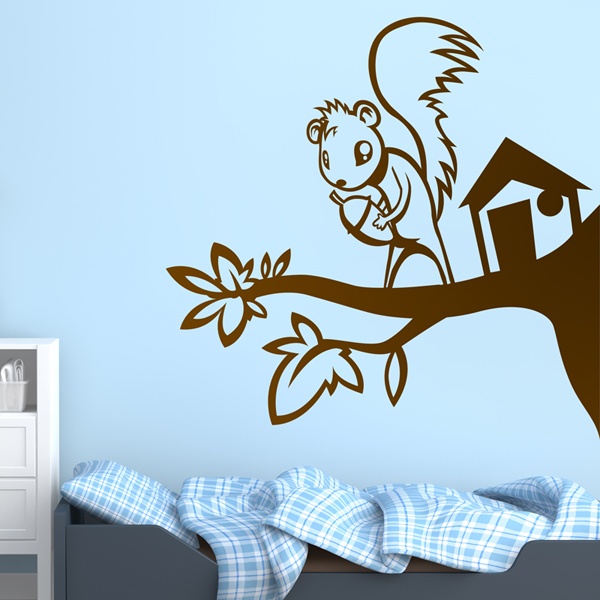 Kinderzimmer Wandtattoo: Eichhörnchen im Baum