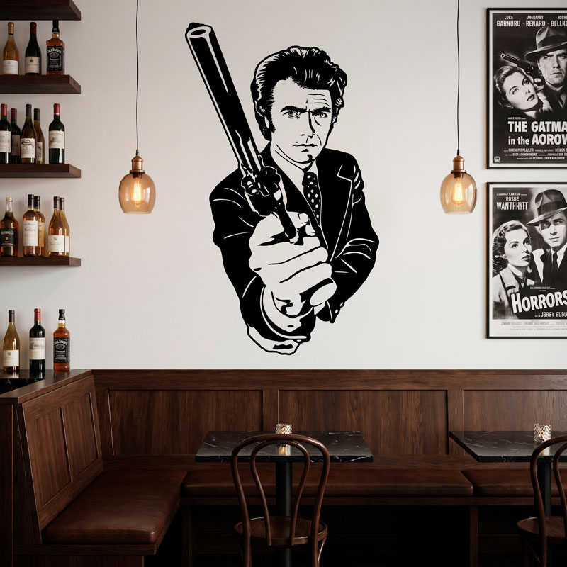 Dirty Harry mit einer Pistole 8/8
