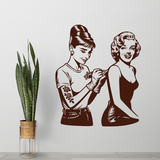 Wandtattoos: Audrey Hepburn tätowiert Marilyn Monroe 4