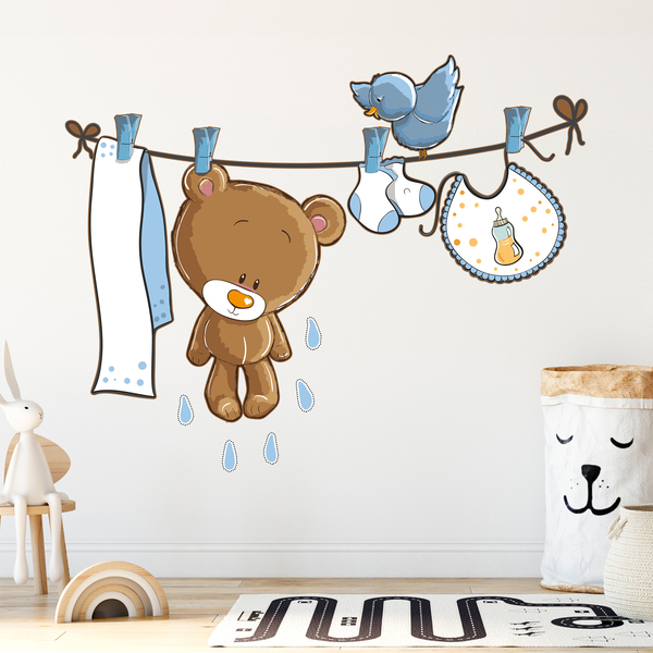 Kinderzimmer Wandtattoo: Kleiner Bär und kleiner Vogel auf der Wäscheleine