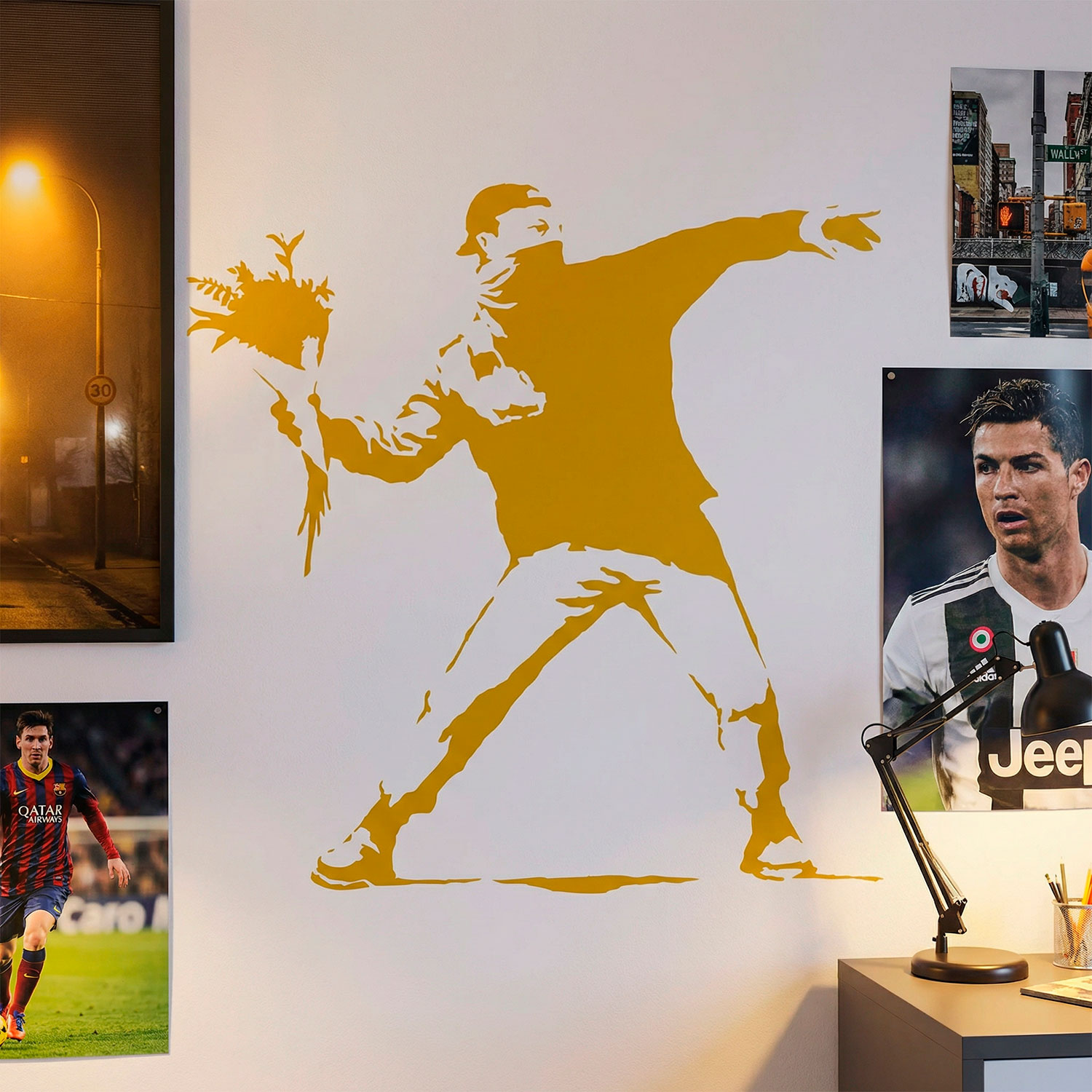 Wandtattoos: Banksy Blume Werfen Protest