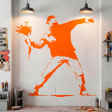 Wandtattoos: Banksy Blume Werfen Protest 6
