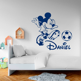 Kinderzimmer Wandtattoo: Micky Maus spielt Fußball 3