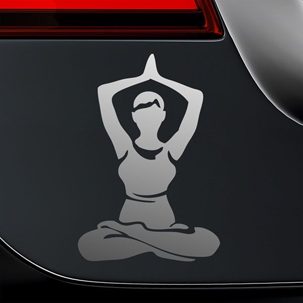 Frau in Yoga-Pose 2/2