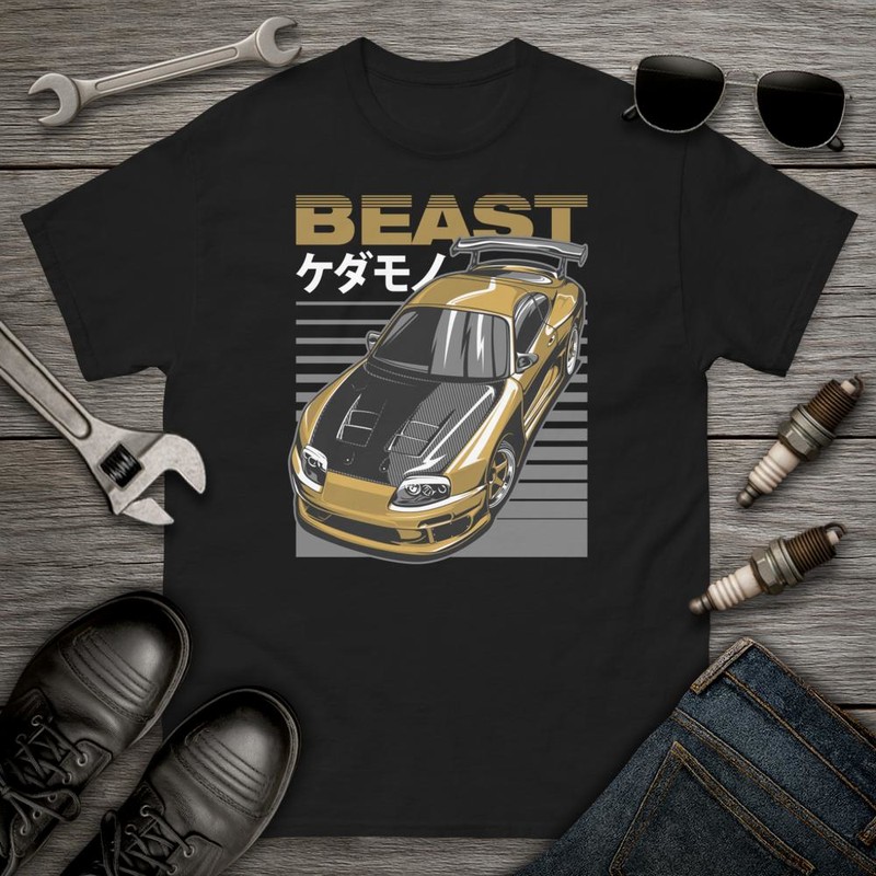T-shirts: Goldenes Sportauto mit BEAST und Japanischen Zeich