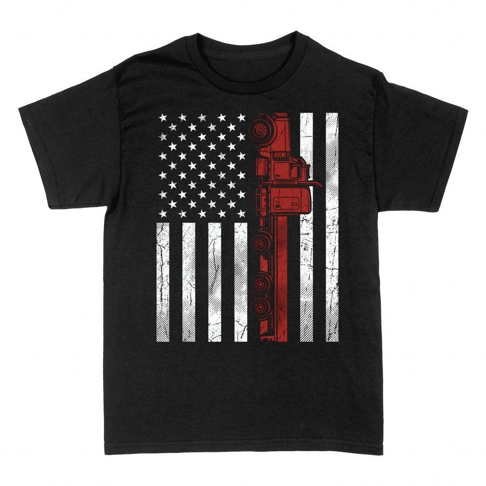 T-shirts: Roter Truck auf Amerikanischer Flagge