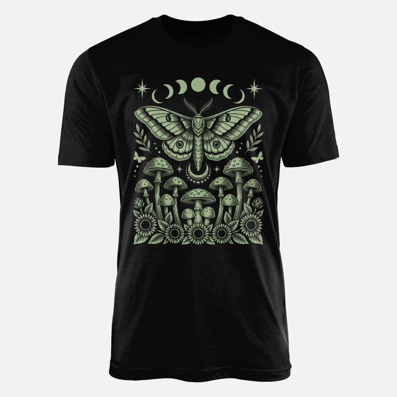 T-shirts: Mystische Motte mit Pilzen und Mond